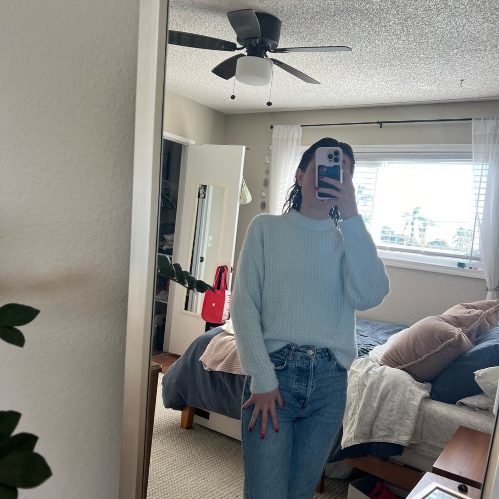 Super Soft Abercrombie Sweater - image 3